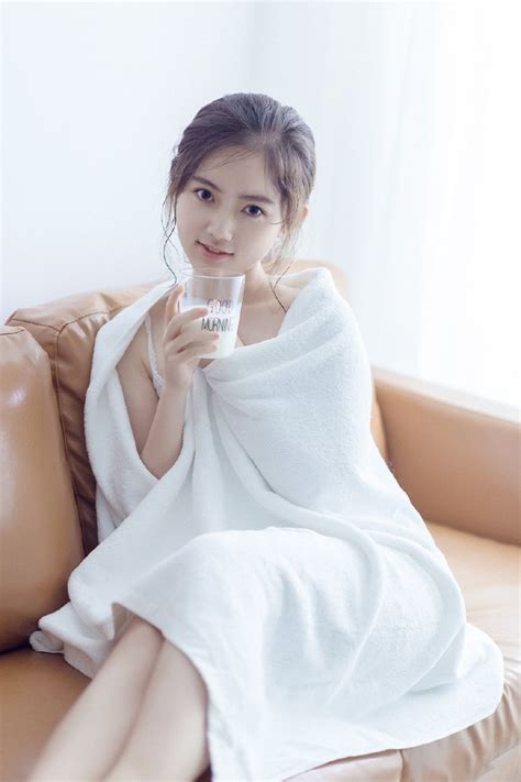 “精舍命案”最新进展：李威出庭不认罪，从被告转为污点证人或免除刑罚；被害家属：没接到任何一句道歉